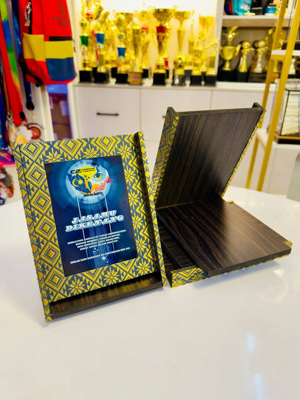 6127318078577118320.webp Songket Wooden Plaque - Image 1