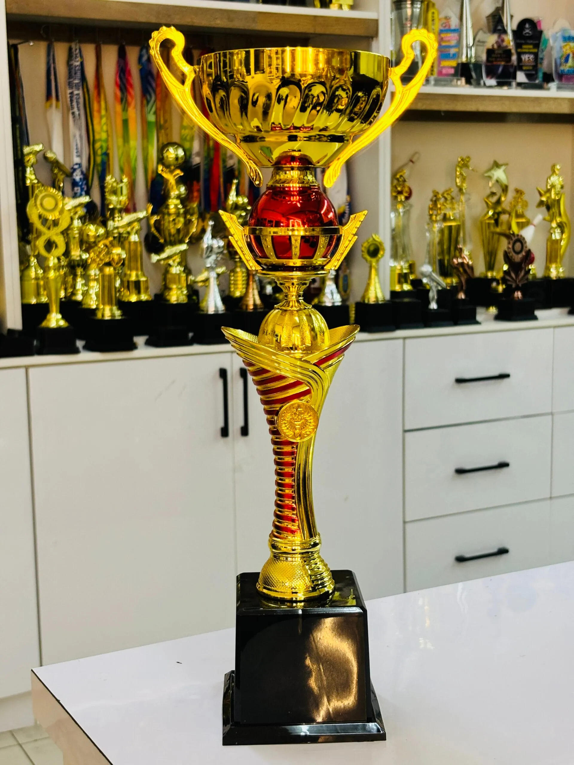 IMG_0622-scaled.webp PIALA RAHMAH PRESTASI RC04 - value trophy and piala mampu milik GT-i Design Malaysia