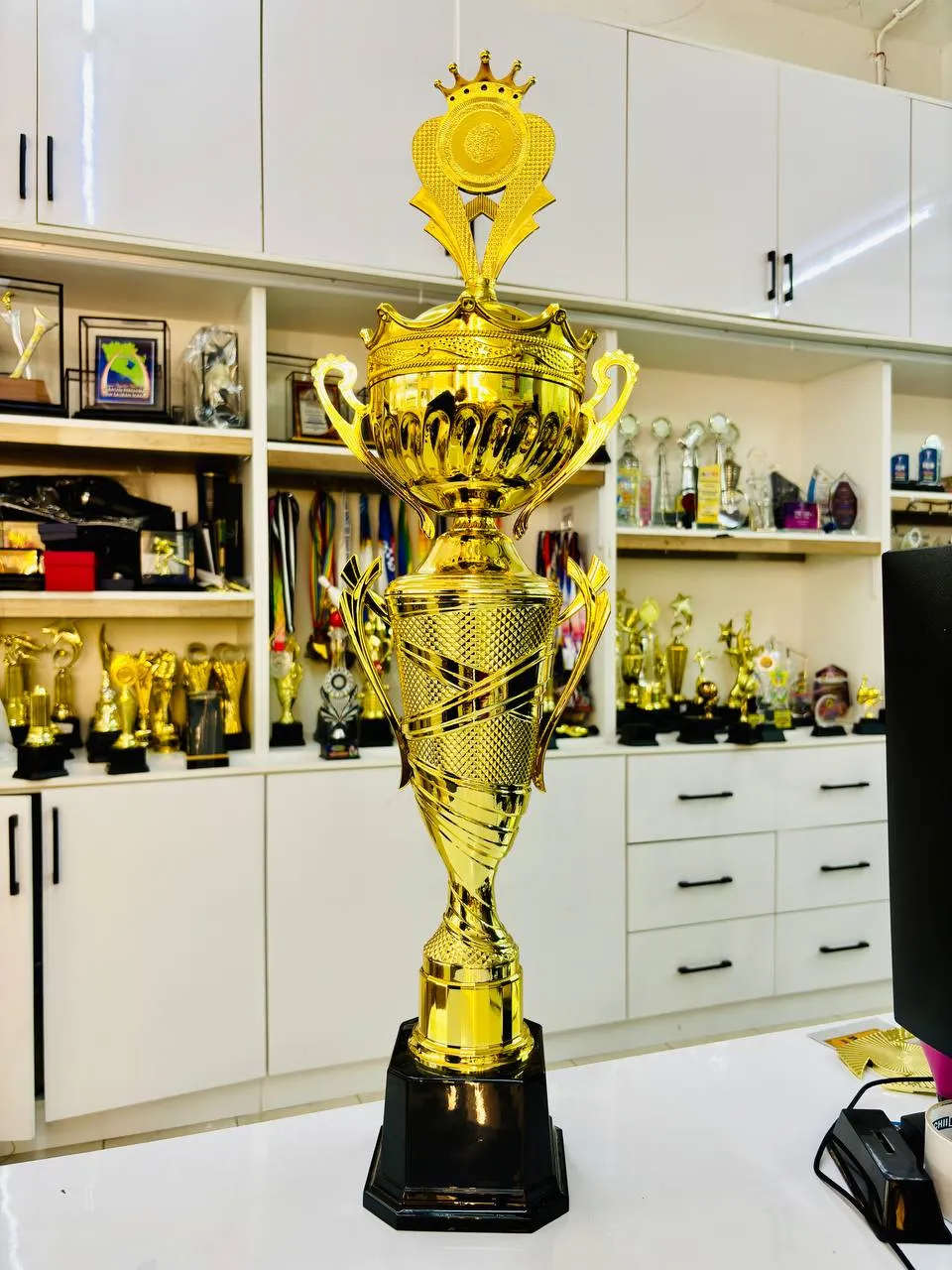 6057730537407234350.webp AWARD QUEEN L2RC02 - custom trophy, piala and trofi GT-i Design Malaysia