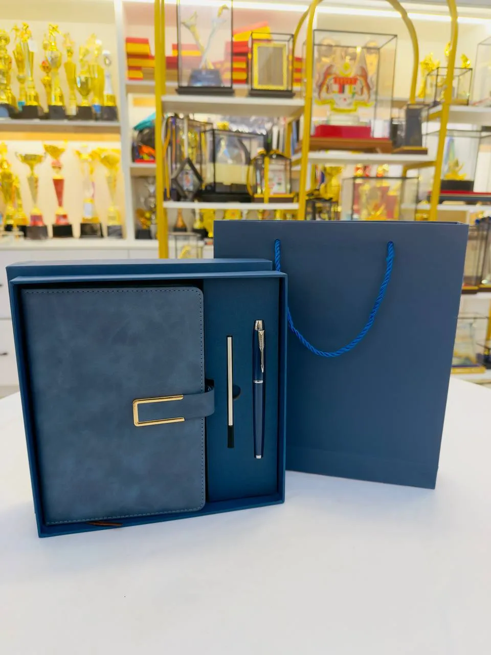 6127363622410325569.webp Executive Corporate Gift Set Premium Box – Notebook, Pen & Ink Refill Custom Logo Malaysia - custom souvenir by GT-i