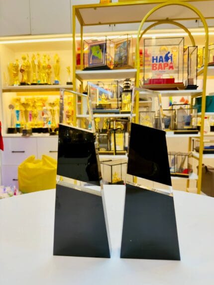 Exclusive Crystal 15 solid black and clear crystal award rear view, 27 cm - GTi Design Malaysia