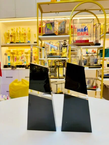 Exclusive Crystal 15 solid black and clear crystal award rear view, 27 cm - GTi Design Malaysia