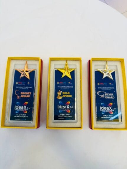 Budget Crystal Plaque 11 metal star awards in presentation boxes