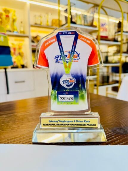 Custom Die-Cut Acrylic Plaques 5 Size A running-event jersey plaque